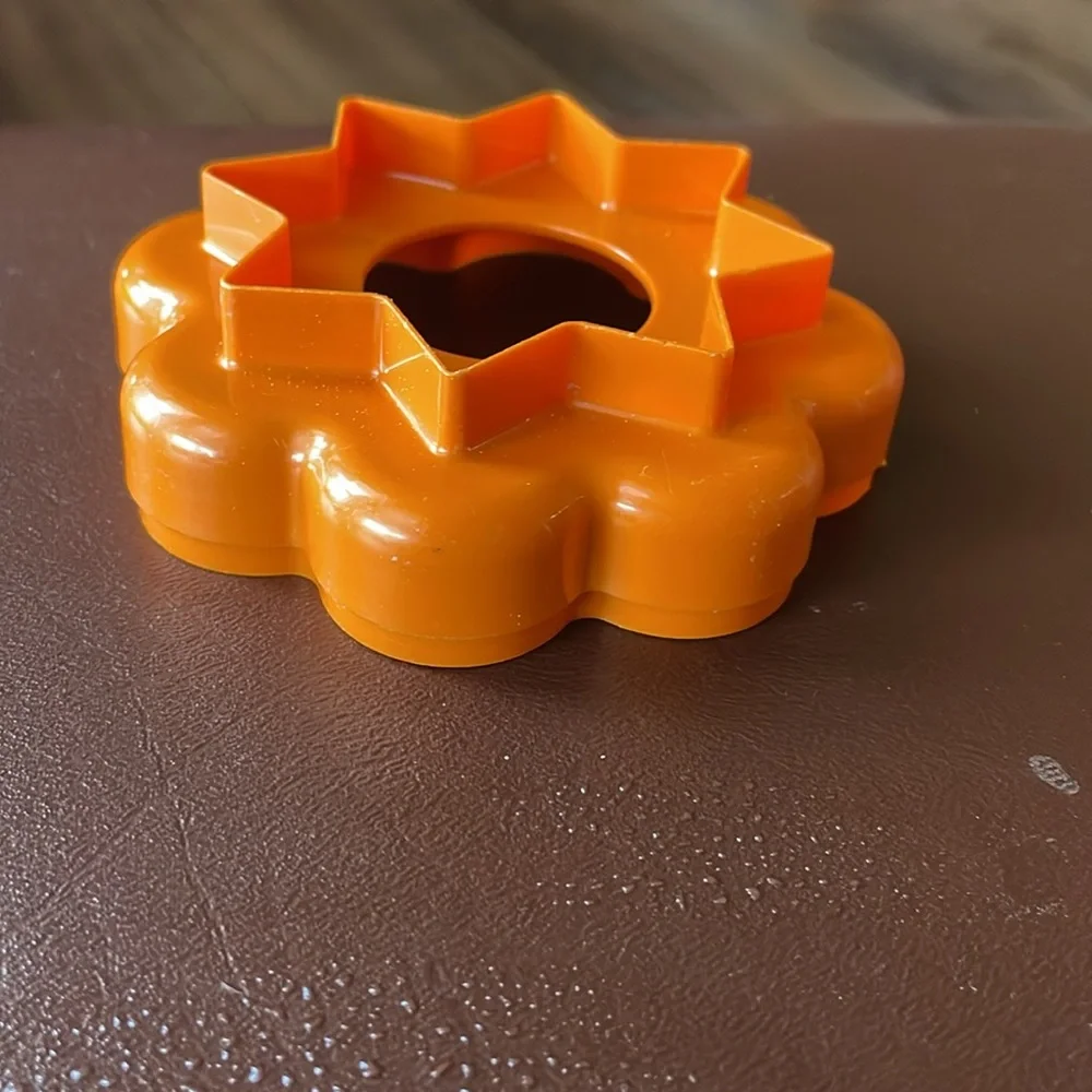 VTG Orange TUPPERWARE Star/Flower Plastic Cookie Cutter